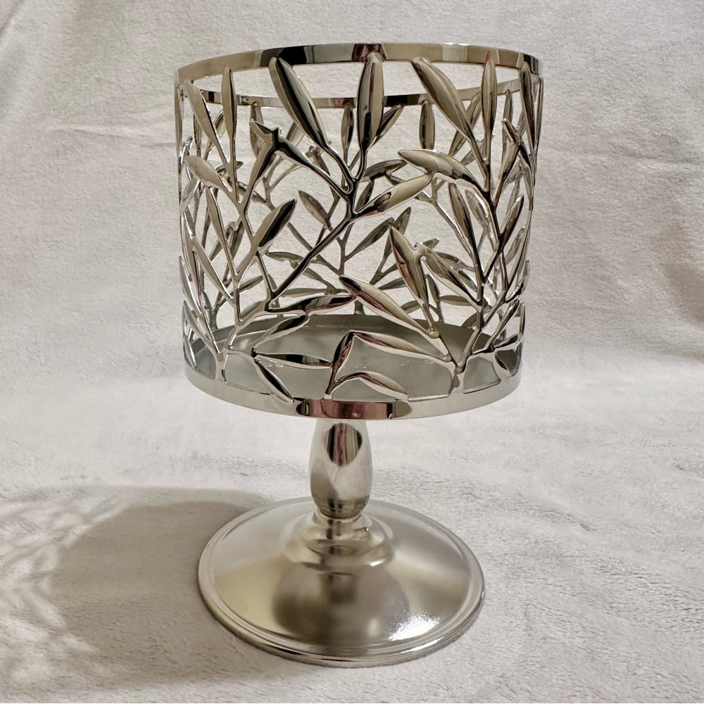 Bath & Body Works Vine Leaf Silver Pedestal 3-Wick Candle Holder
